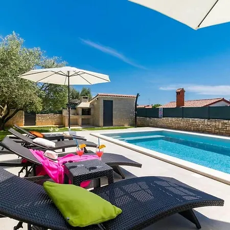 Pietra House Situated Gali Ana *