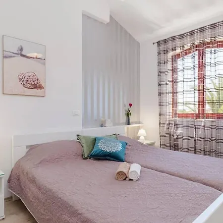 Pietra House Situated Gali Ana * Pula