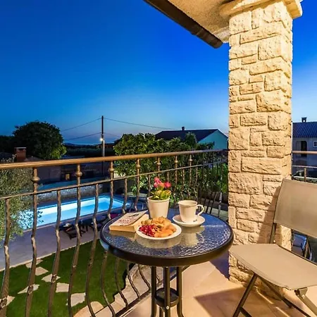 Villa Pietra House Situated Gali Ana