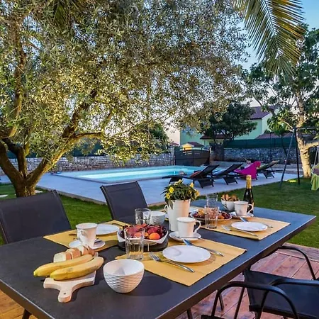 Pietra House Situated Gali Ana * Pula
